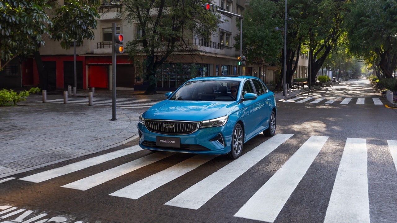 Geely Emgrand 2026 vista frontal
