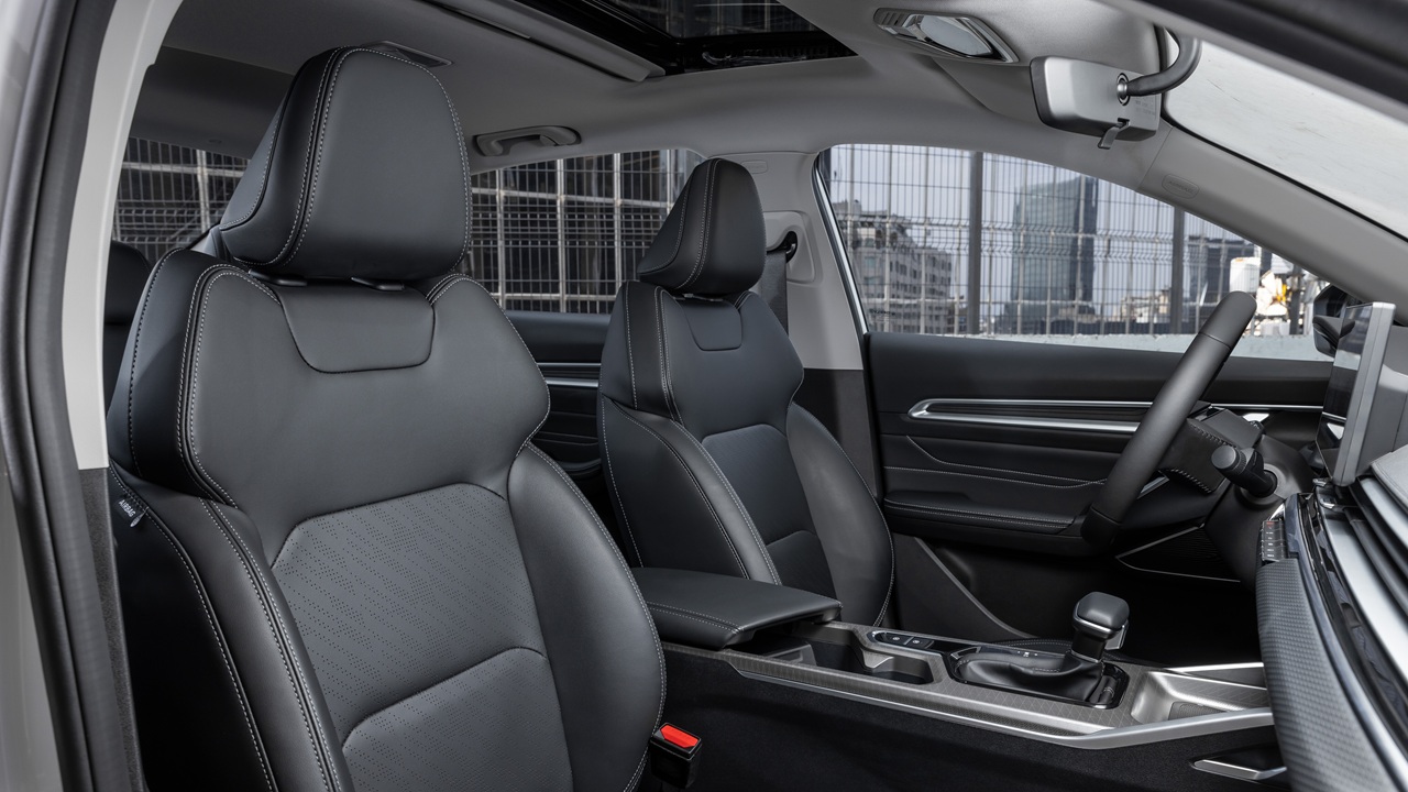 Geely Emgrand 2026 vista lateral