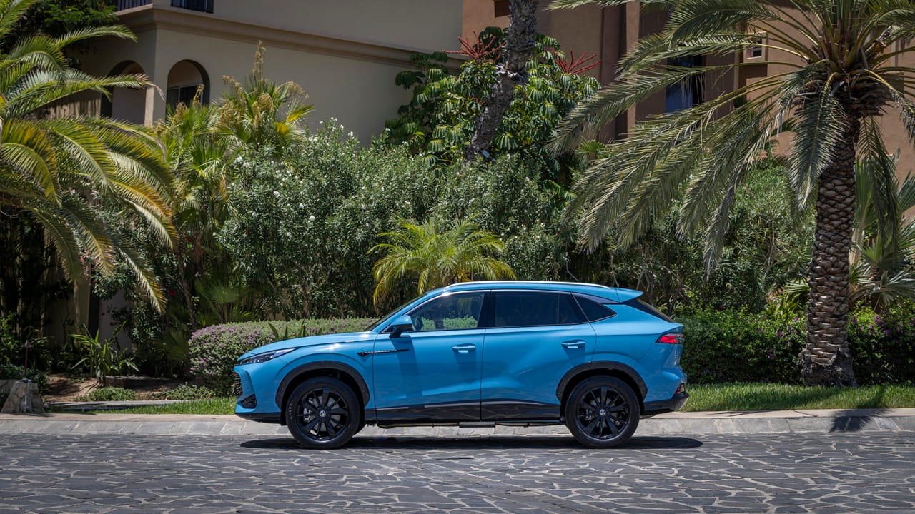 MG HS 2026 vista lateral