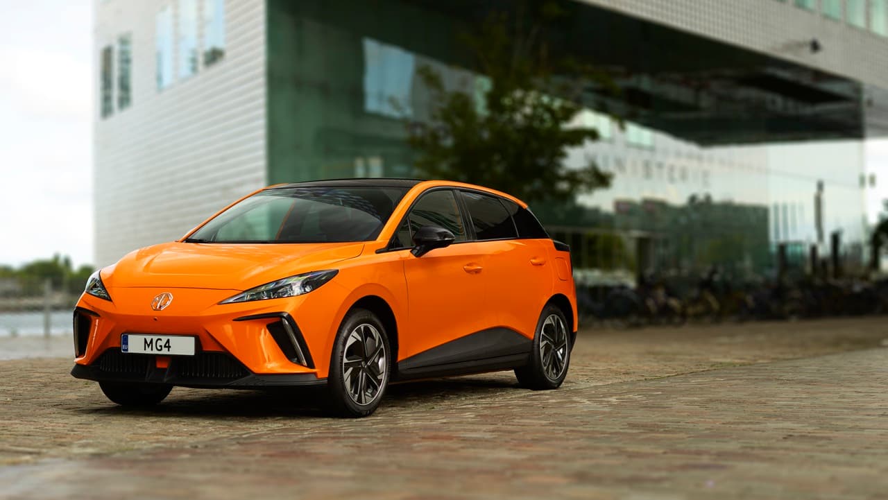 MG MG 4 2025 vista frontal