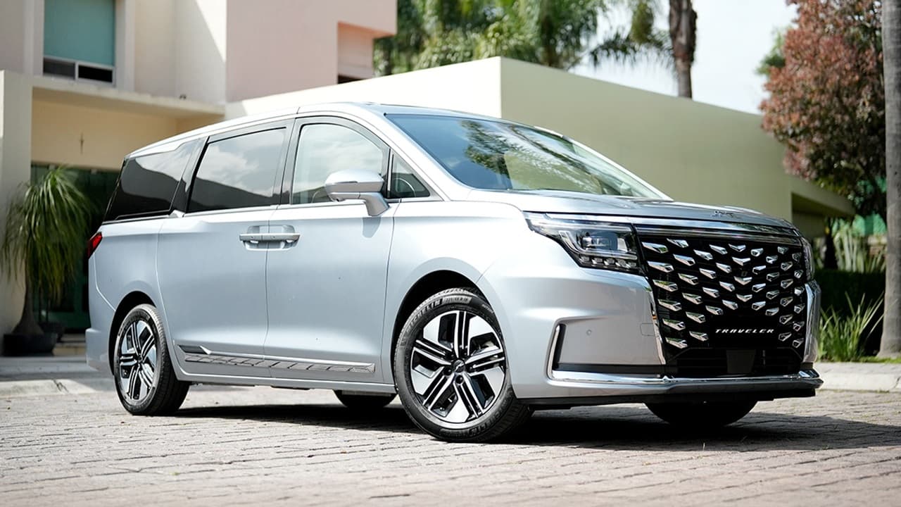 JAC Traveler PHEV 2026 vista lateral