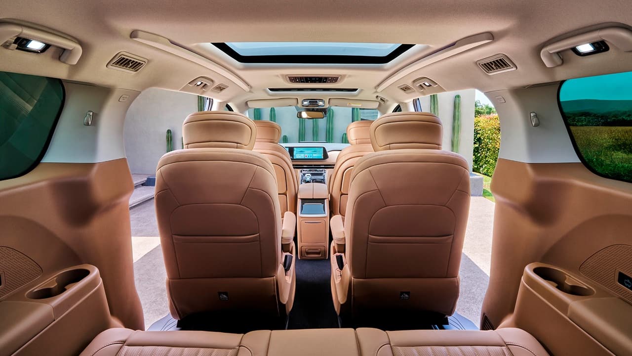 JAC Traveler PHEV 2026 vista trasera