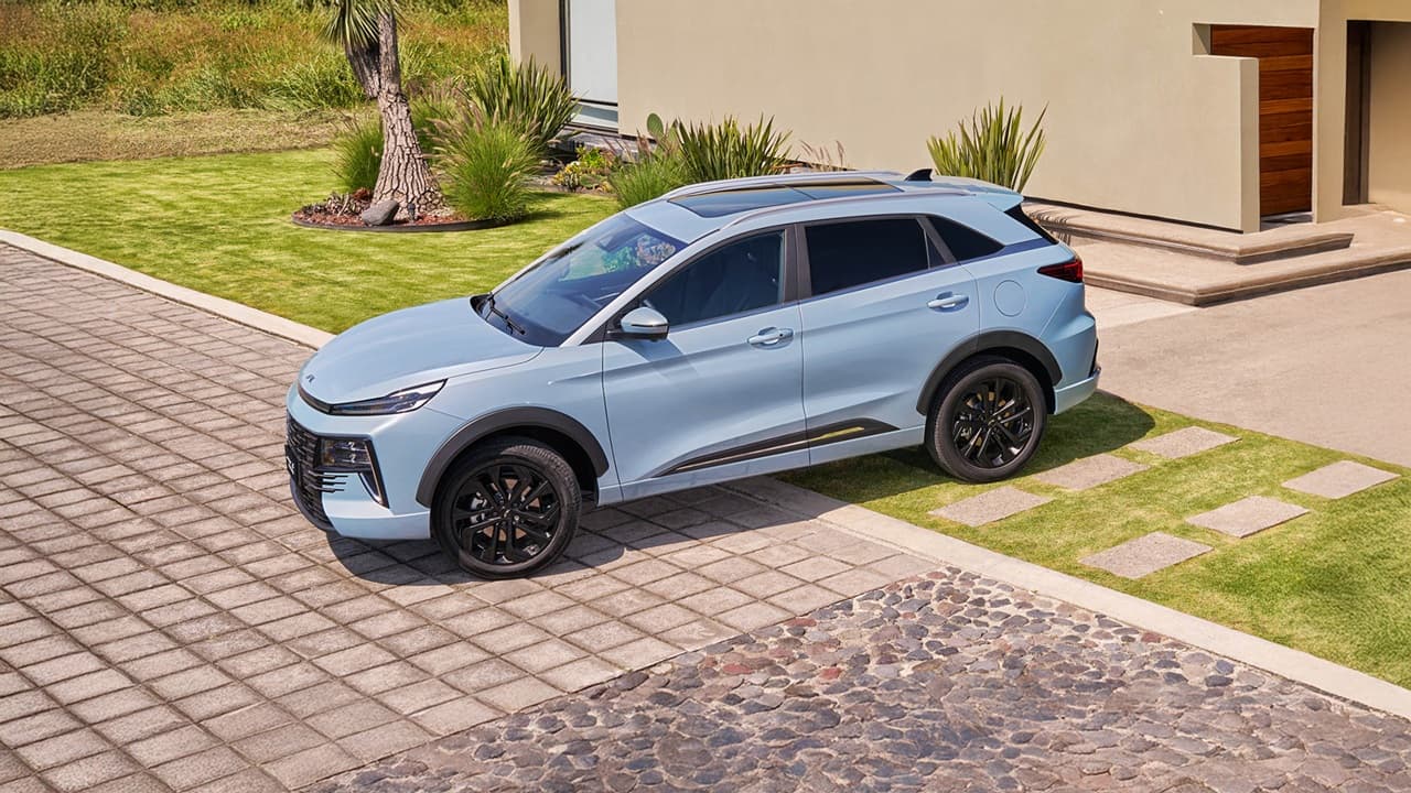 JAC JAC 6 PHEV 2026 vista frontal