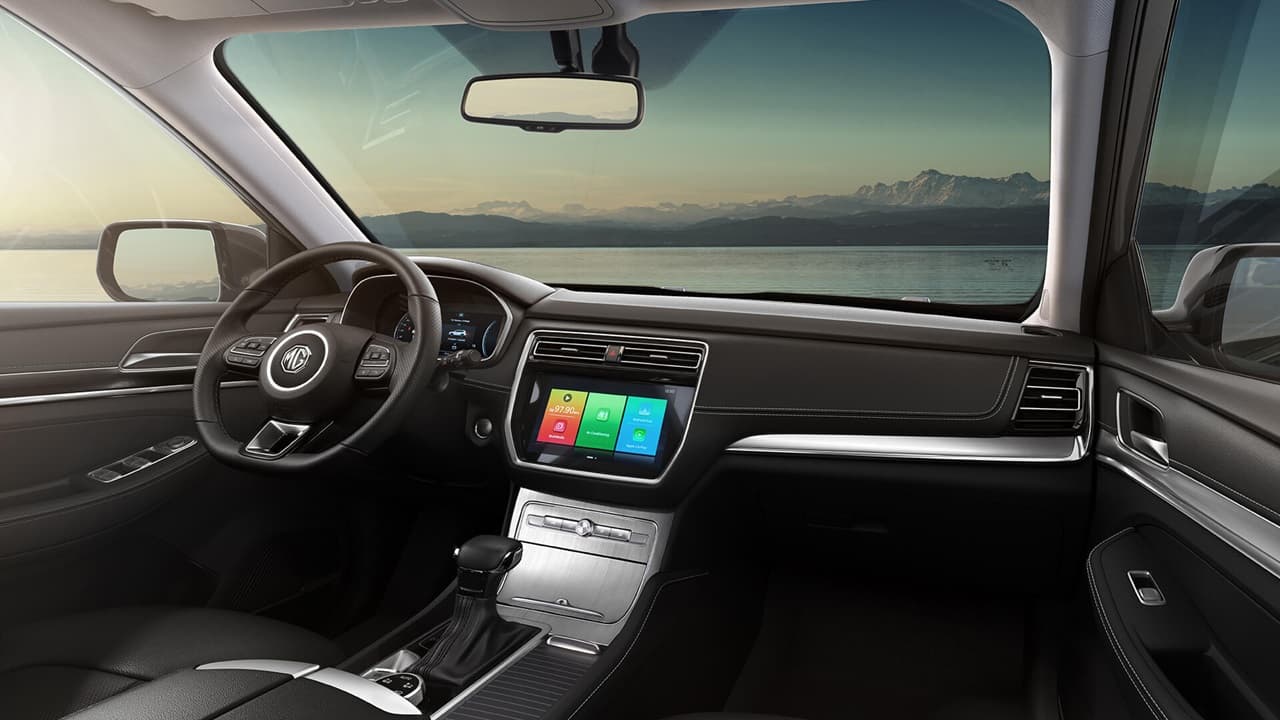 MG RX8 2024 vista lateral