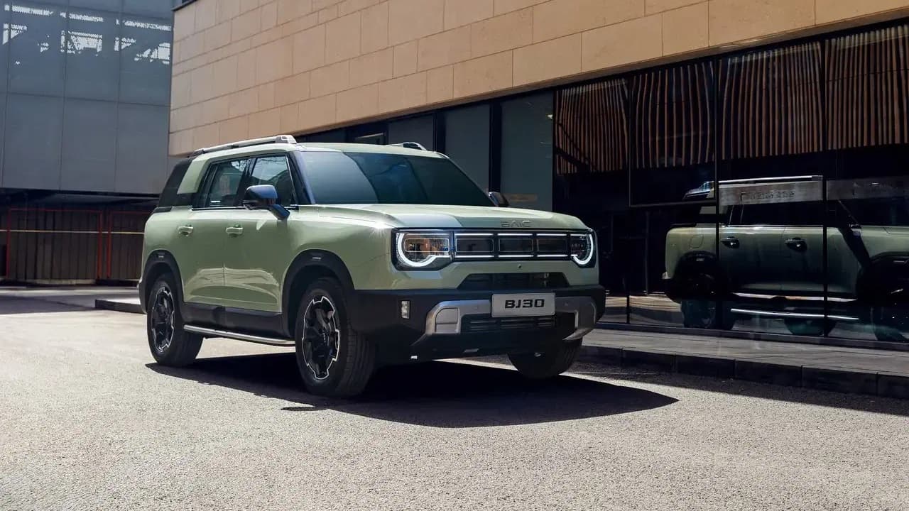 BAIC BJ30 HEV 2026 vista frontal