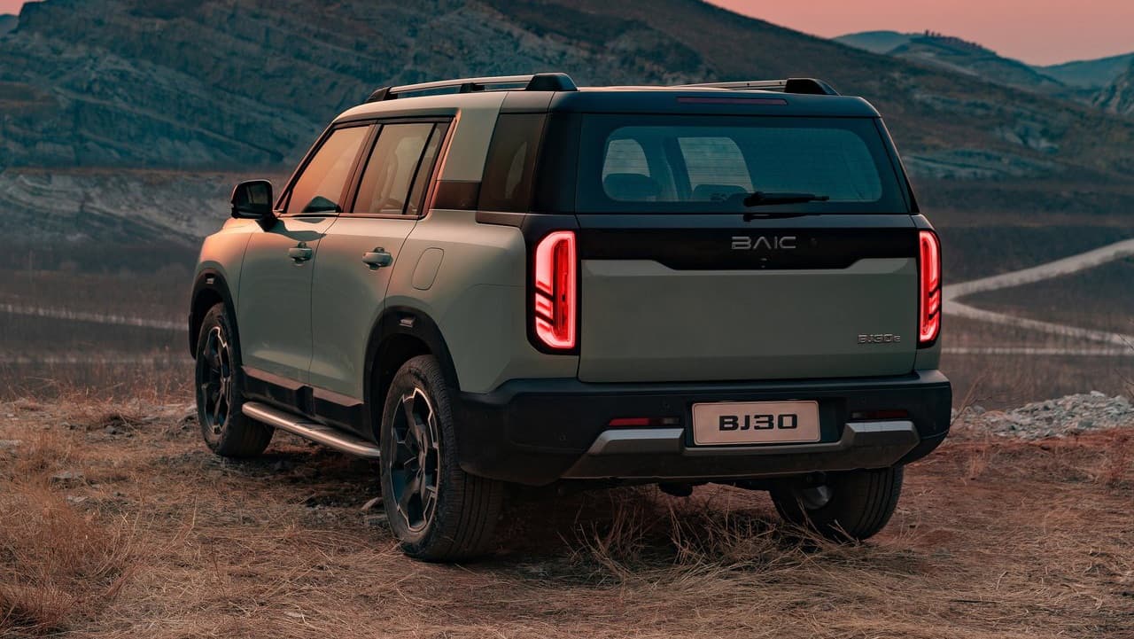 BAIC BJ30 HEV 2026 vista lateral